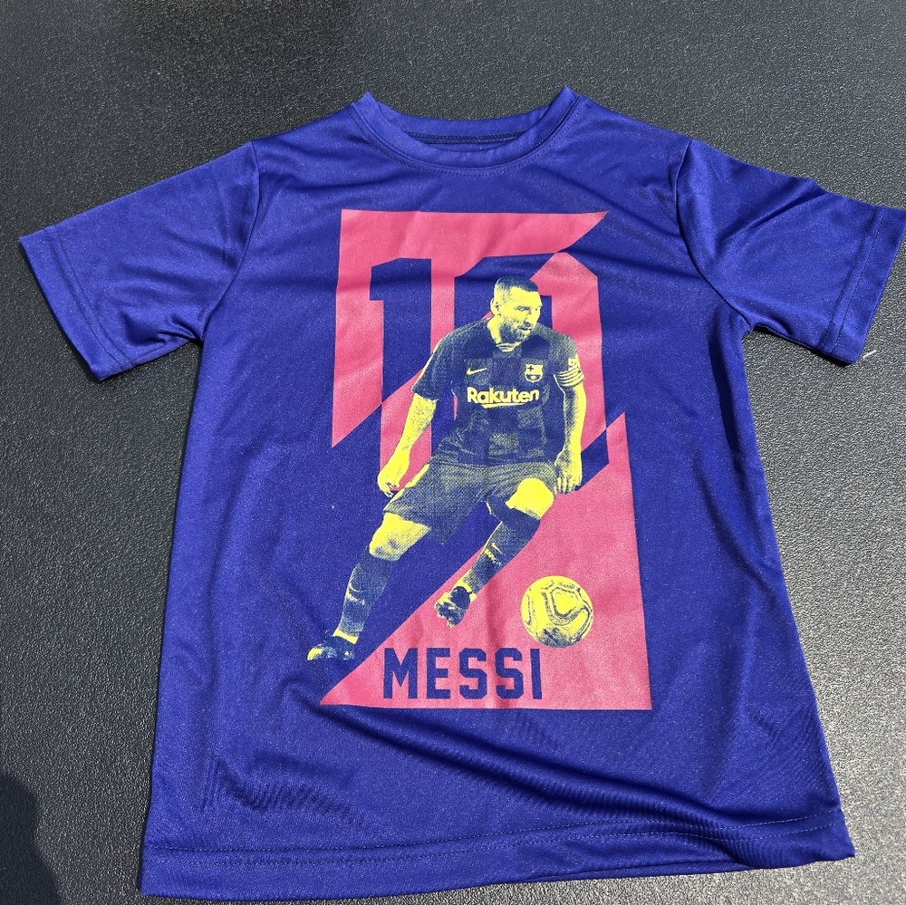 Messi Barcelona Tshirt Boys size S